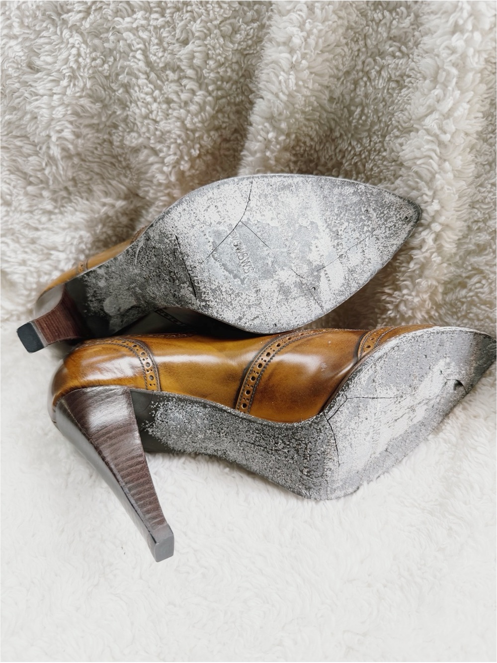 Stuart Weitzman Brown Leather Lace-Up Wingtip Heels - Picture 6 of 6